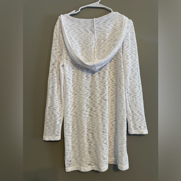 Coverup with hood - Picture 2 of 3